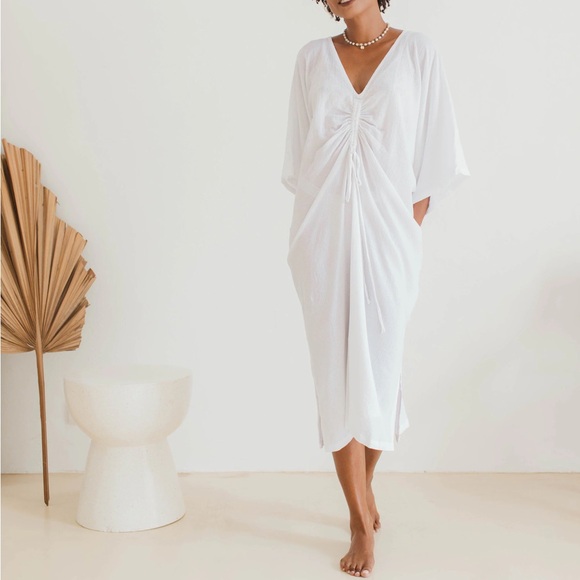 ANNA KAY Other - ANNA KAY White Ruched V-Neck Long Sleeve Dress Deep V
